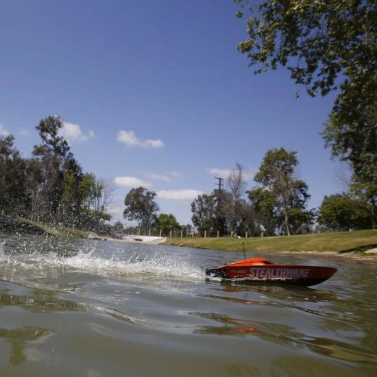 Pro Boat Stealthwake 23 10 Pro Boat Stealthwake 23 - Image 10